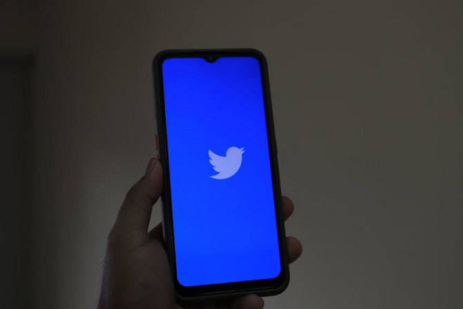 tweeting